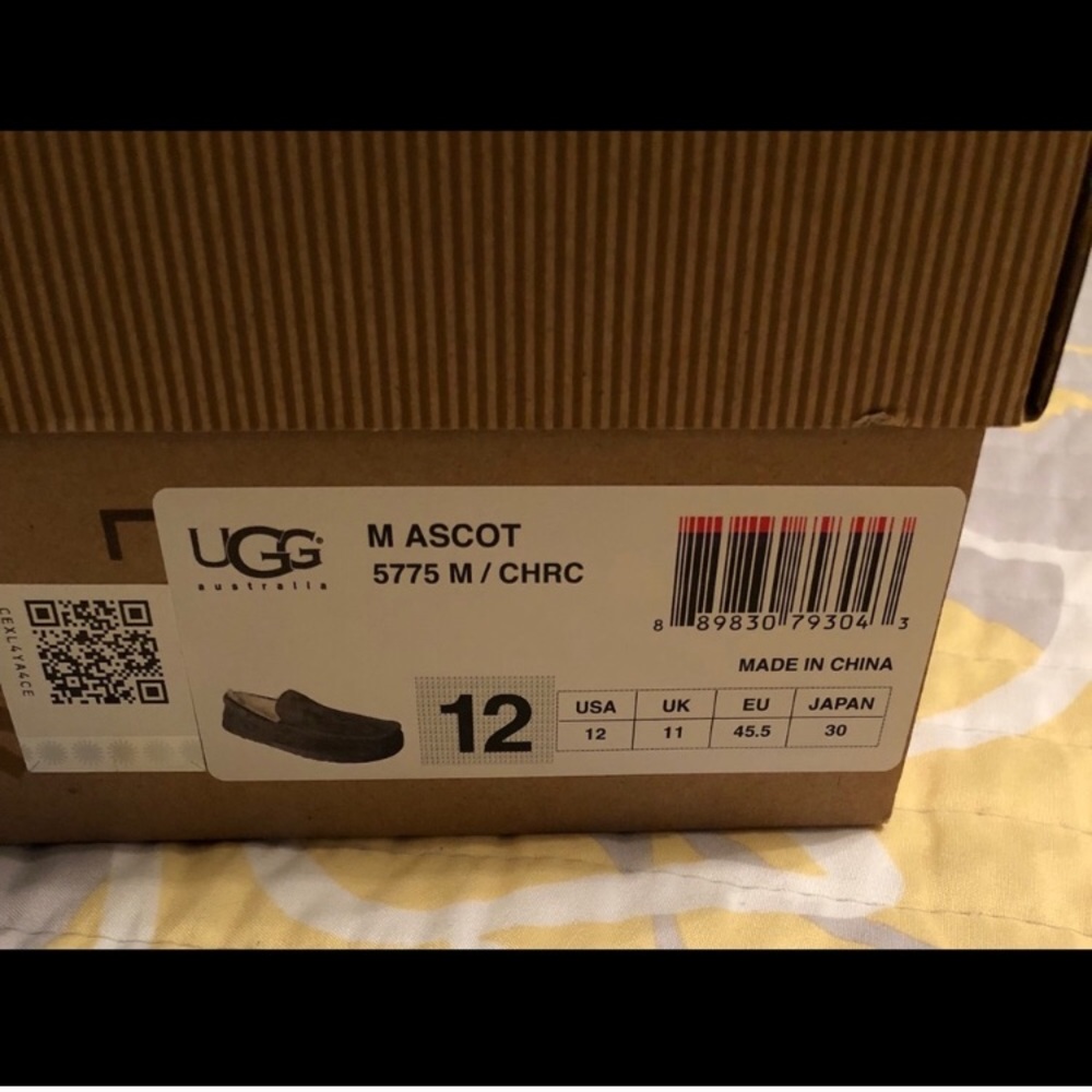 UGG Ascot Suede Slipper